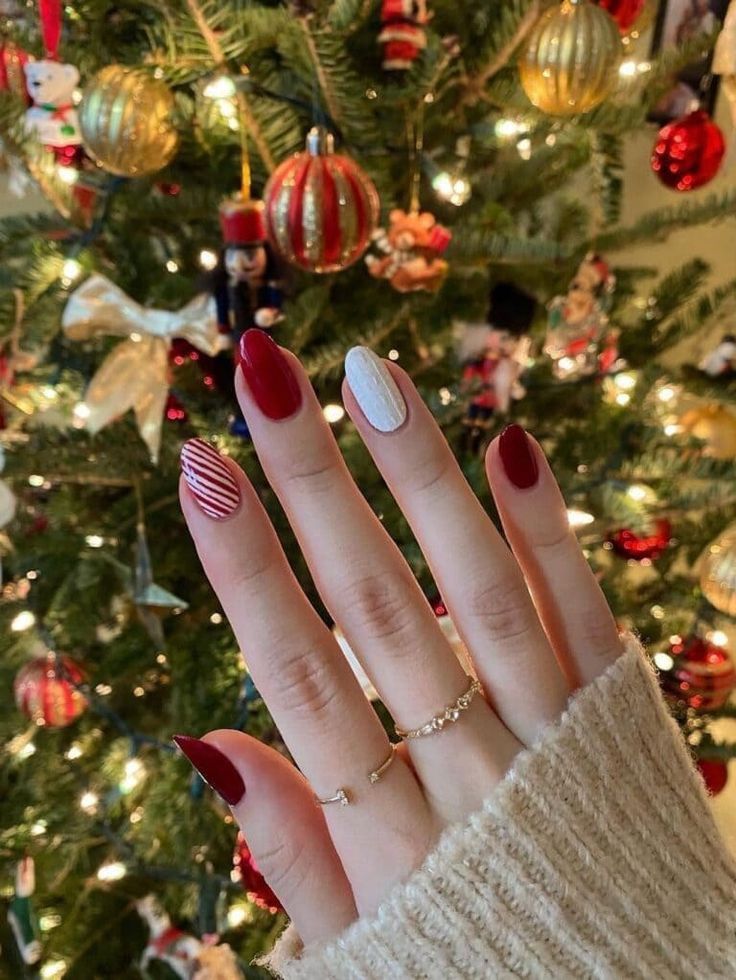 Trendy Christmas Nail Designs